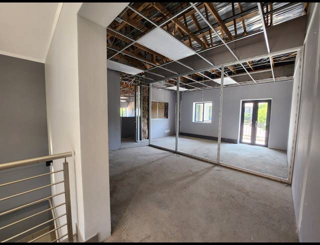 207M² OFFICE TO LET IN VORNA VALLEY
